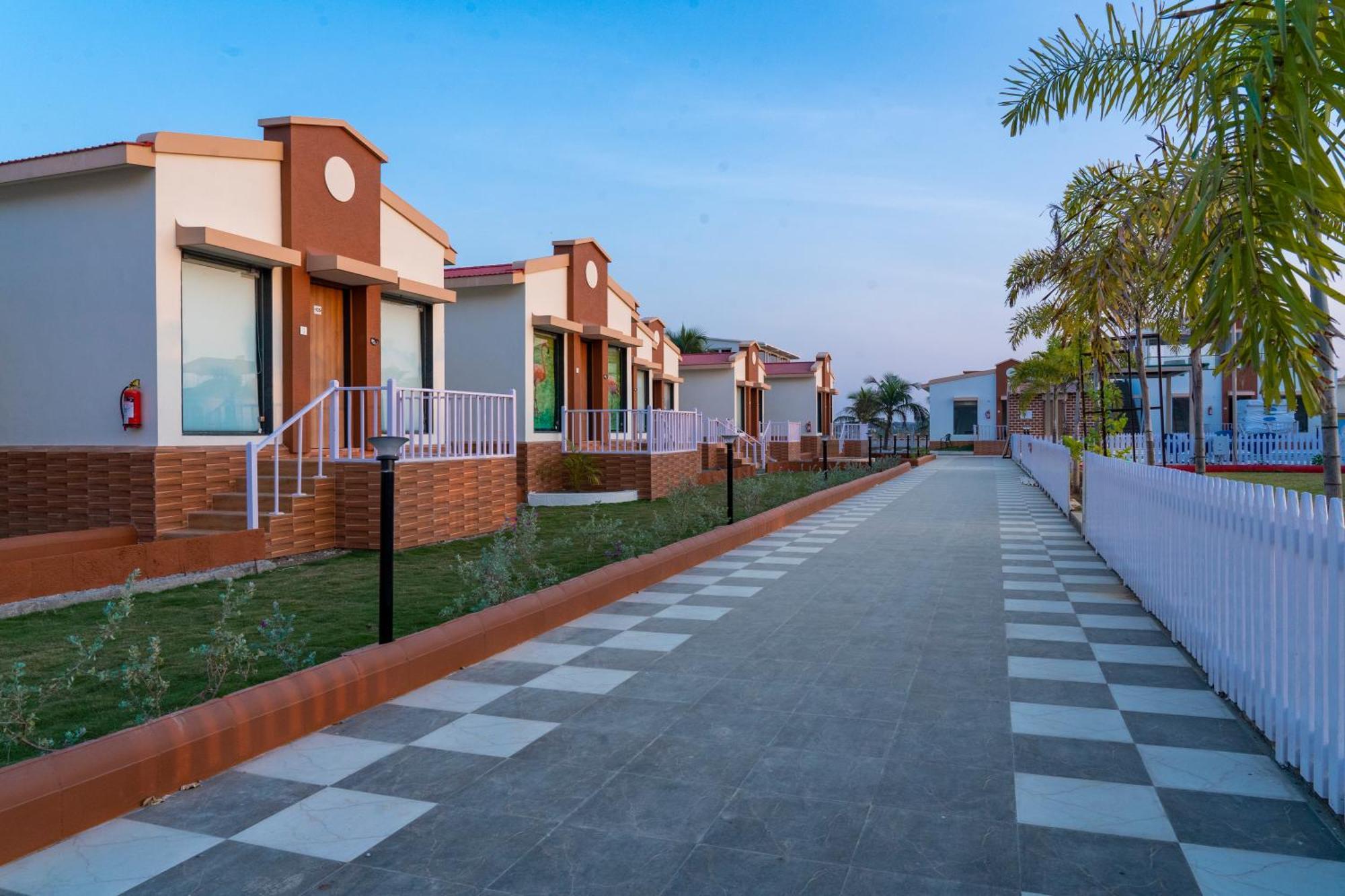 Flamingo Club And Resort Una 3 Km Away From Diu Check Post Exterior foto